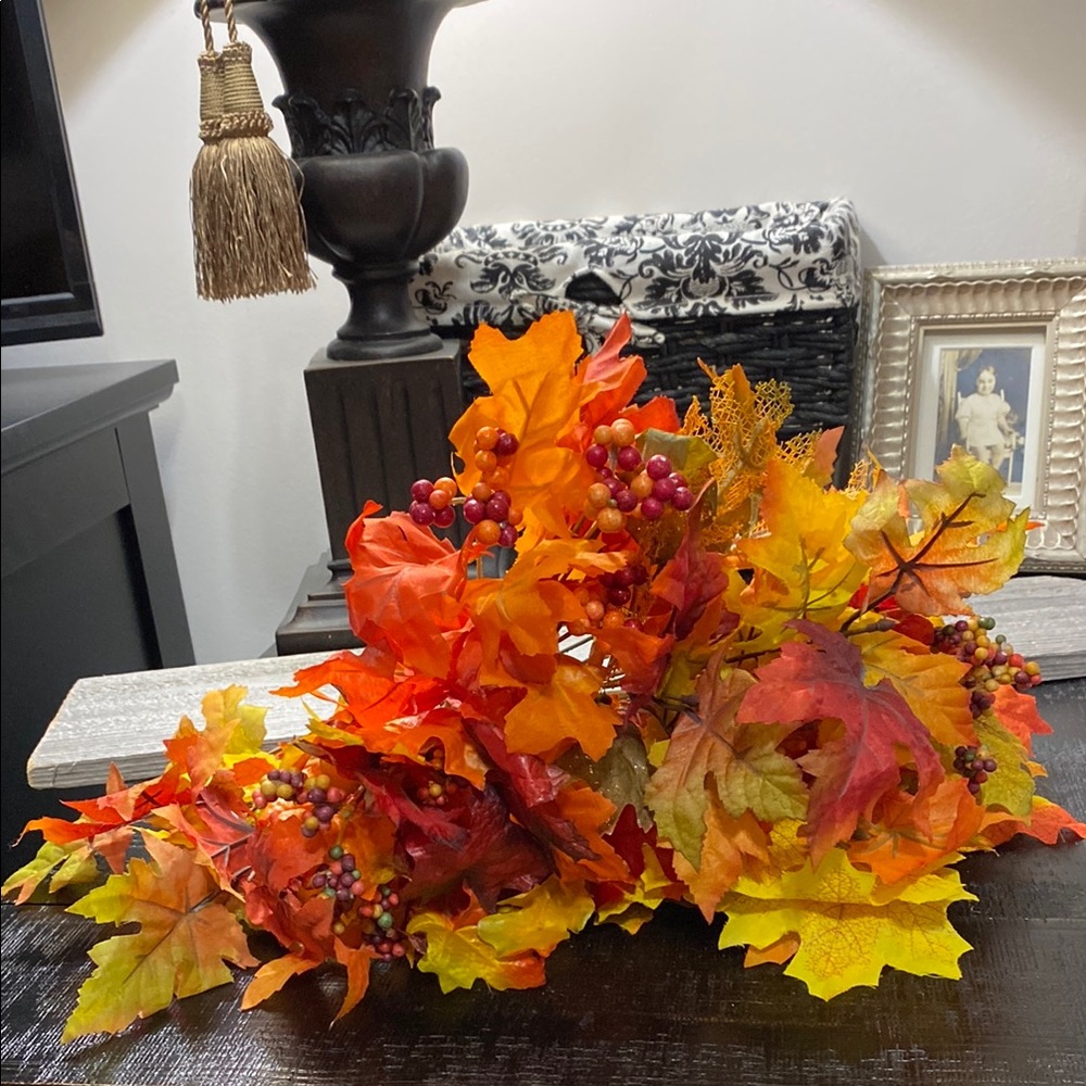 8 VGUC Fall Autumn Themed Leaf Stems!